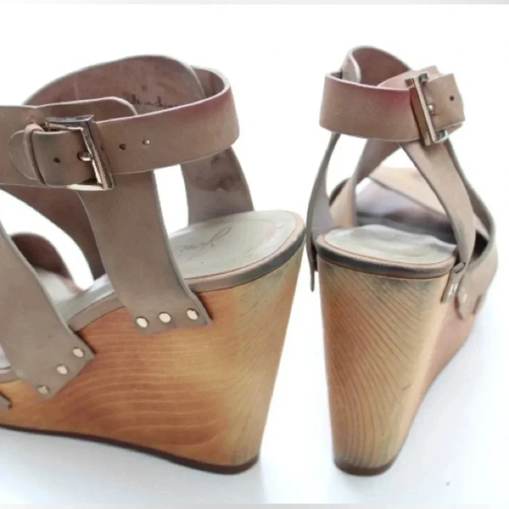 Joie wedges